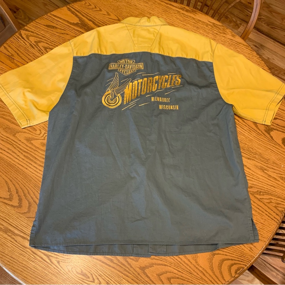 Harley-Davidson Men's Two-Tone Yellow and Gray Shirt